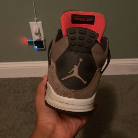 I am selling jordens 4s size 11 - Picture 5 of 5